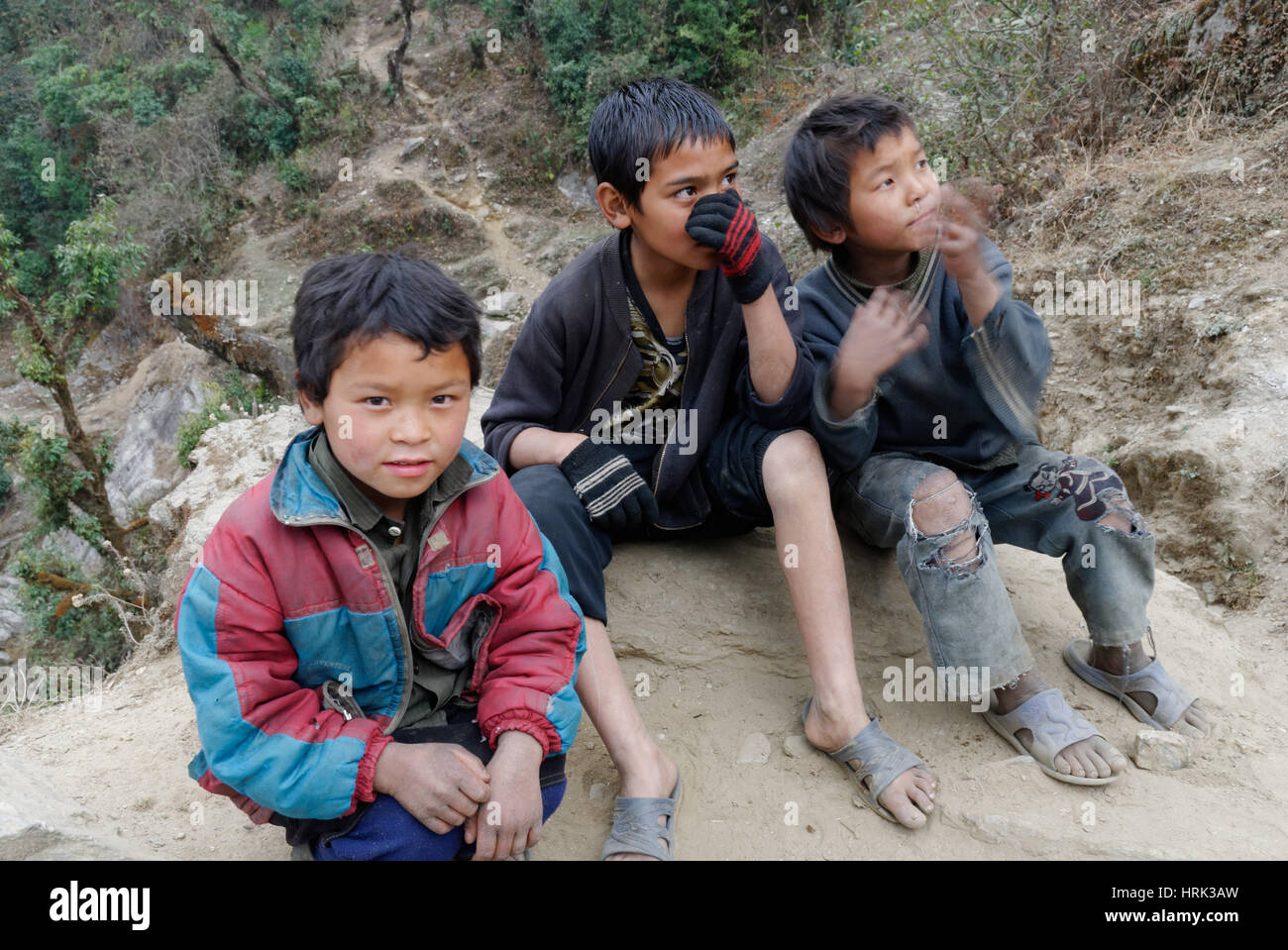 Ritratto di bambini nepalesi nella regione del Khumbu del Nepal Foto Stock