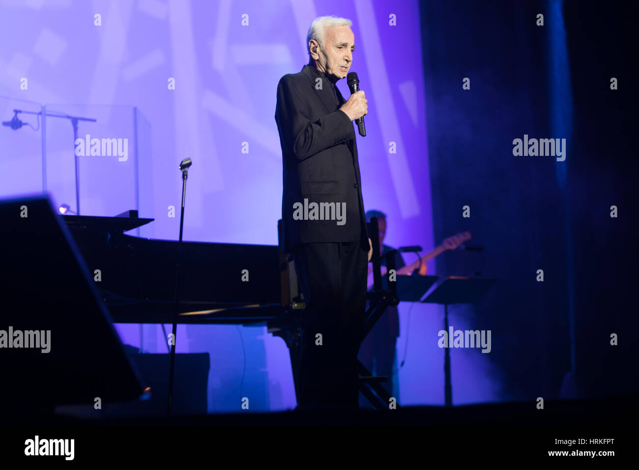 Concerto della cantante francese Charles Aznavour a MEO Arena, Lisbona, Portogallo. Foto Stock