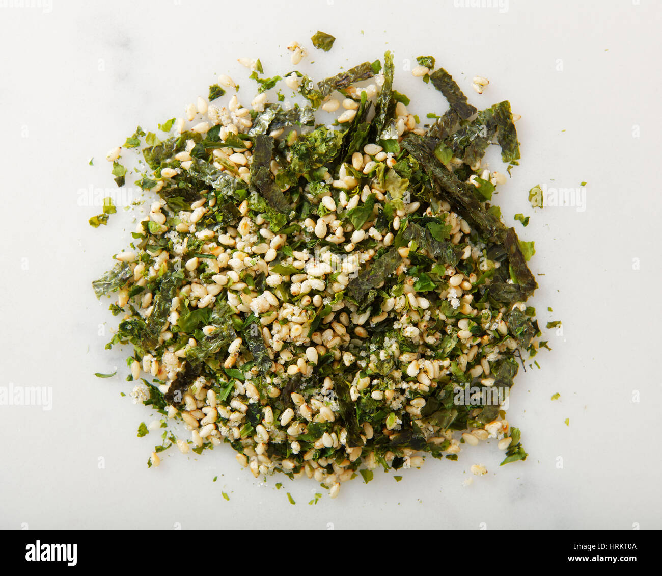 Furikake condimento su sfondo bianco Foto Stock