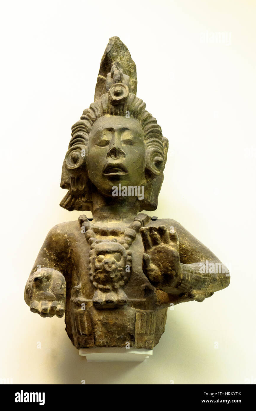 Scultura in gesso del giovane Dio di mais del Copan, realizzata con monumenti della Grande Plaza nella città maya di Copan, Honduras, costruita tra il 400 e il 850 d.C. Foto Stock