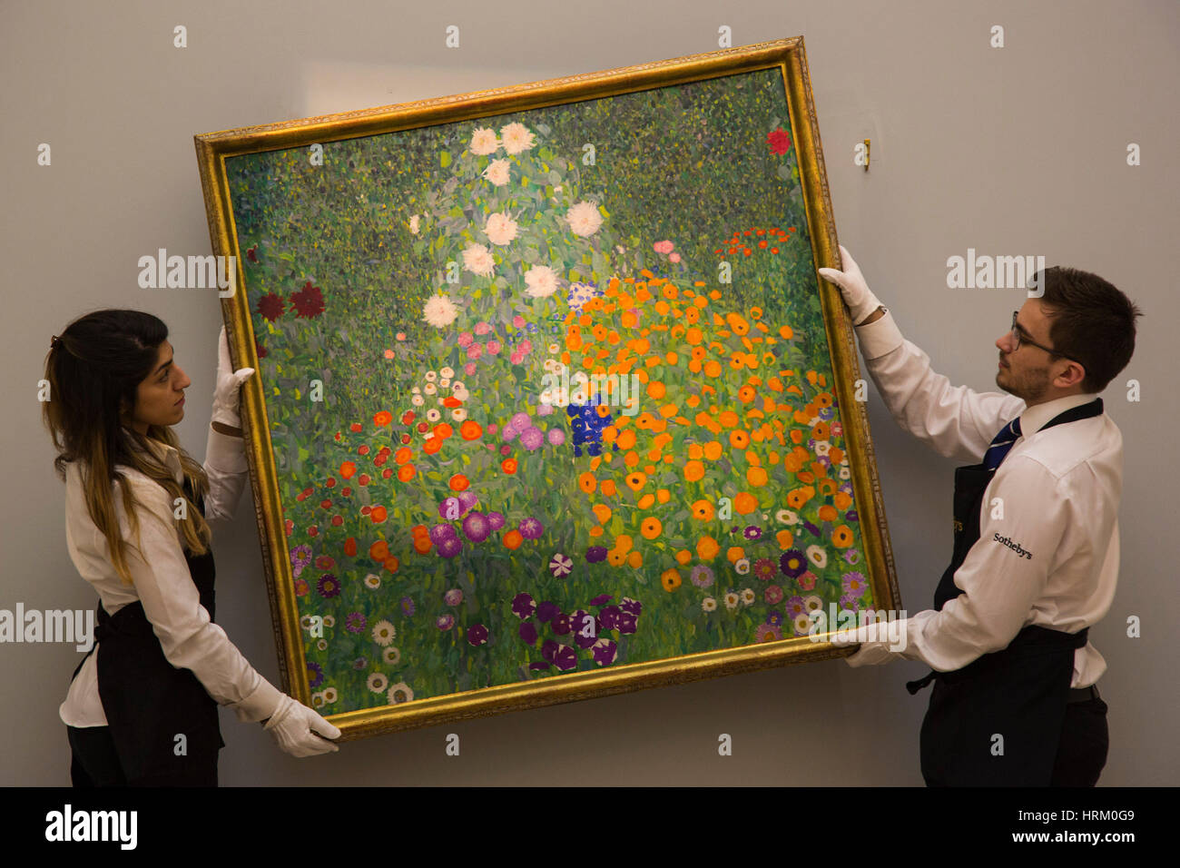 Londra, Regno Unito. Il 22 febbraio 2017. Bauerngarten (Blumengarten) da Gustav Klimt, 1907, est. GBP 35m. Sotheby's presente mette in evidenza dall'Impressionismo e arte moderna vendita il 1 marzo 2017. Foto Stock