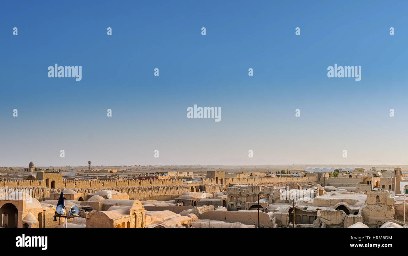 Vista sulla cittadella Ghoortan da Varzaneh nella provincia di Isfahan Iran Foto Stock