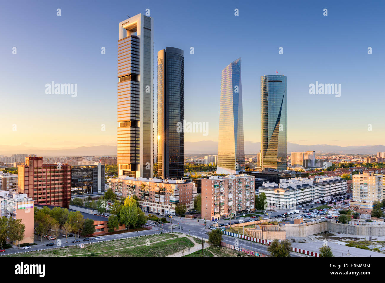 Madrid, Spagna il quartiere finanziario skyline. Foto Stock