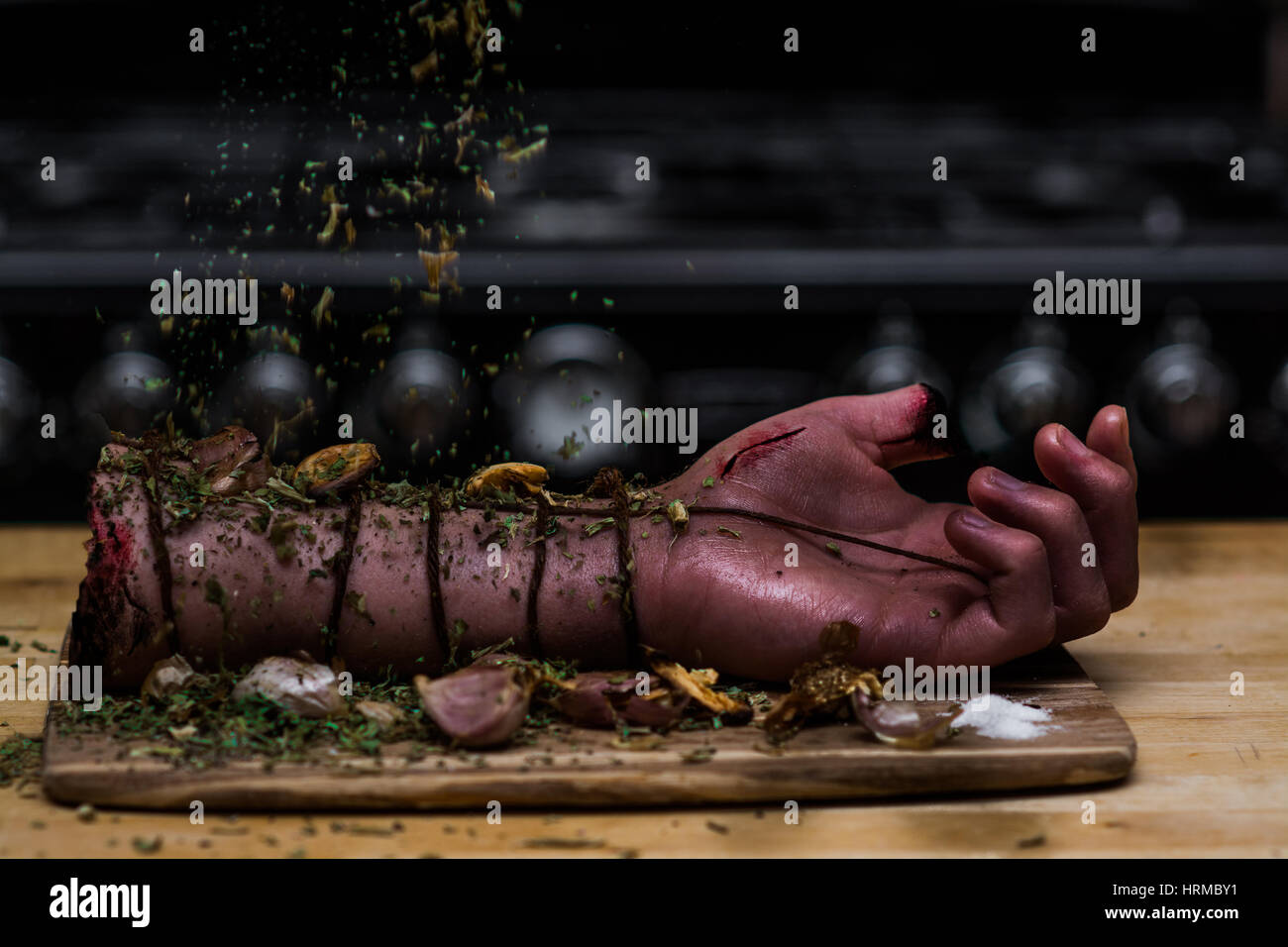 Un braccio pronto per la tostatura Foto Stock