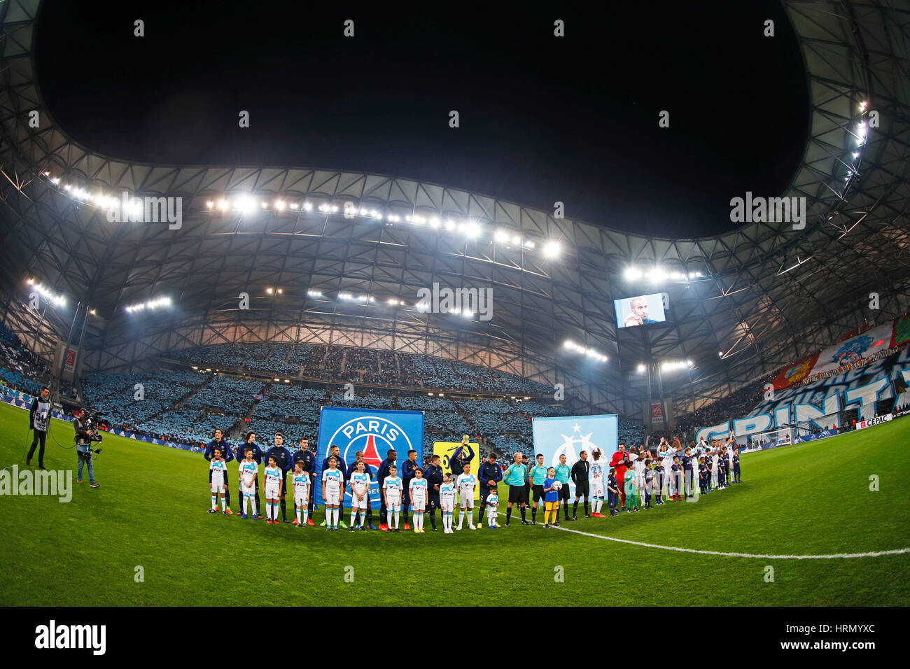 Due team group line-up, 26 febbraio 2017 - Calcio : francese "Ligue 1' partita tra Olympique De Marseille 1-5 Paris Saint-Germain a Velodrome stadium di Marsiglia, Francia. (Foto di D.Nakashima/AFLO) Foto Stock