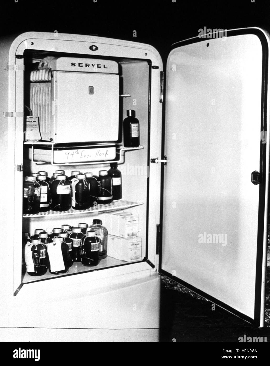 Lo stoccaggio del sangue frigorifero, 1940 Foto Stock