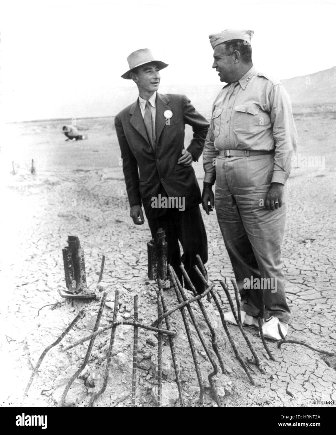 Oppenheimer e Groves, Ground Zero, 1945 Foto Stock