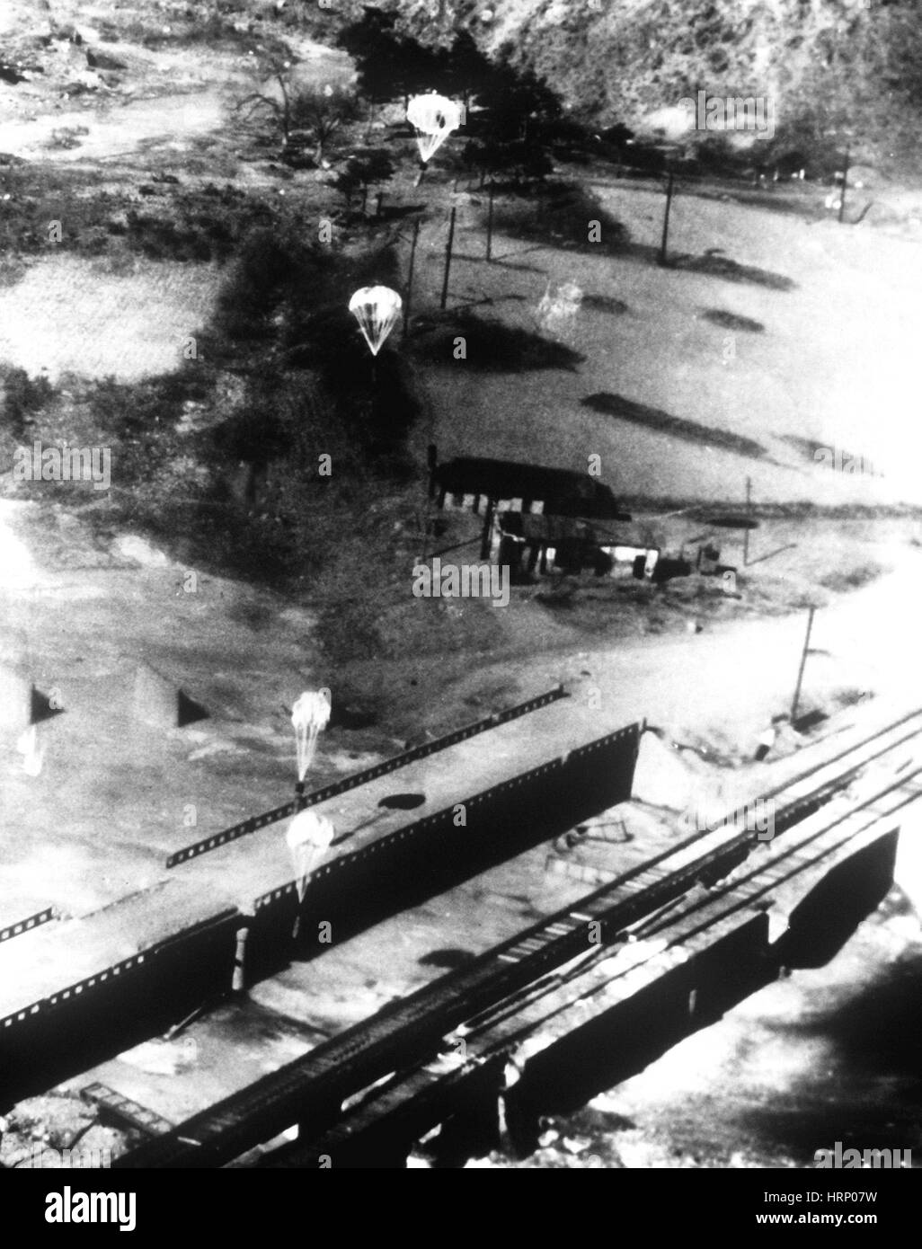 Guerra di Corea, USAF bombardamenti ponti ferroviari Foto Stock