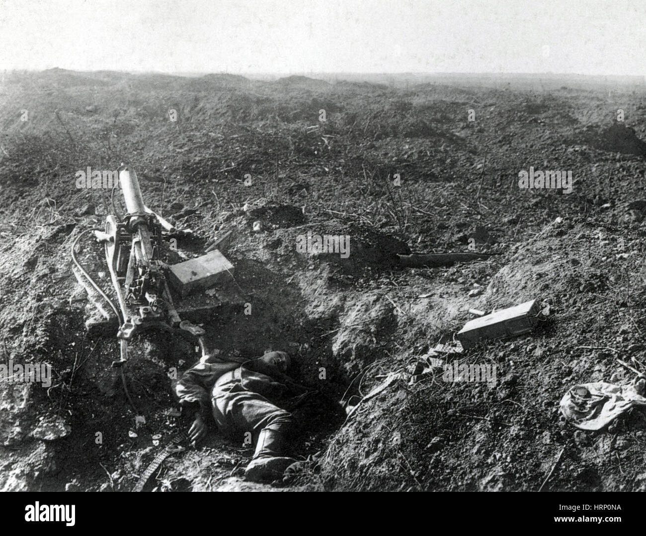 La prima guerra mondiale, tedesco morto Mitrailleur, Ypres Salient Foto Stock