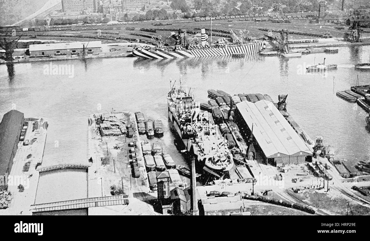 Nave della marina americana con Dazzle Camouflage, Inghilterra, WWI Foto Stock