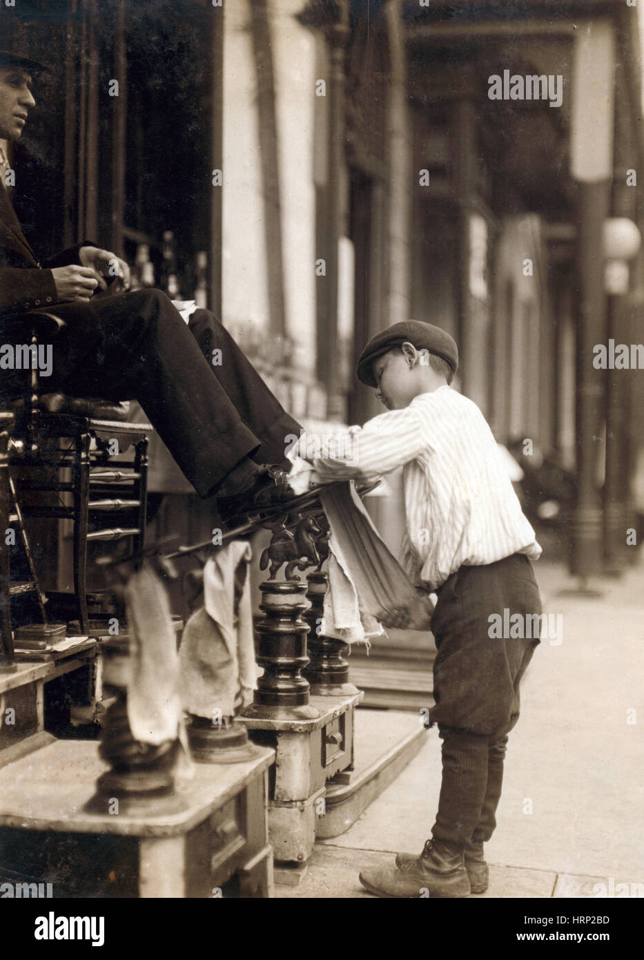 Il servizio di pulizia scarpe Boy, Delaware, 1910 Foto Stock