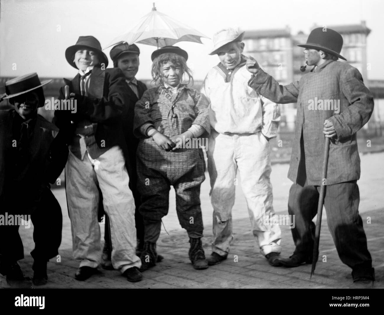 NYC, ringraziamento Ragamuffins, 1910s Foto Stock