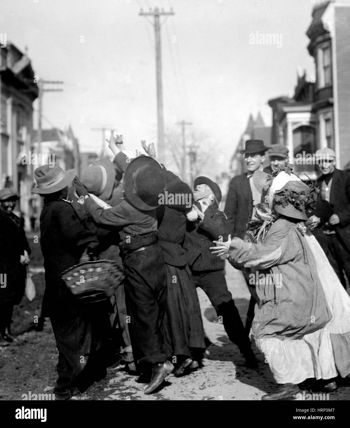 NYC, ringraziamento Ragamuffins, 1910s Foto Stock