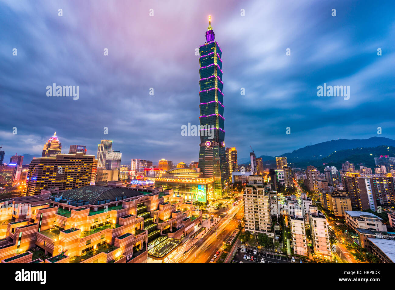 Taipei, Taiwan skyline del centro. Foto Stock