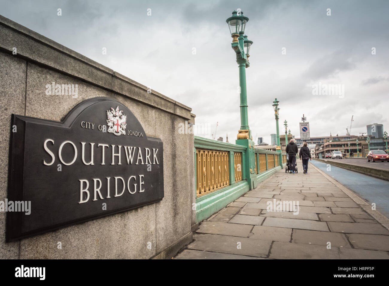 Southwark Bridge, Southwark, London, SE1, Regno Unito Foto Stock