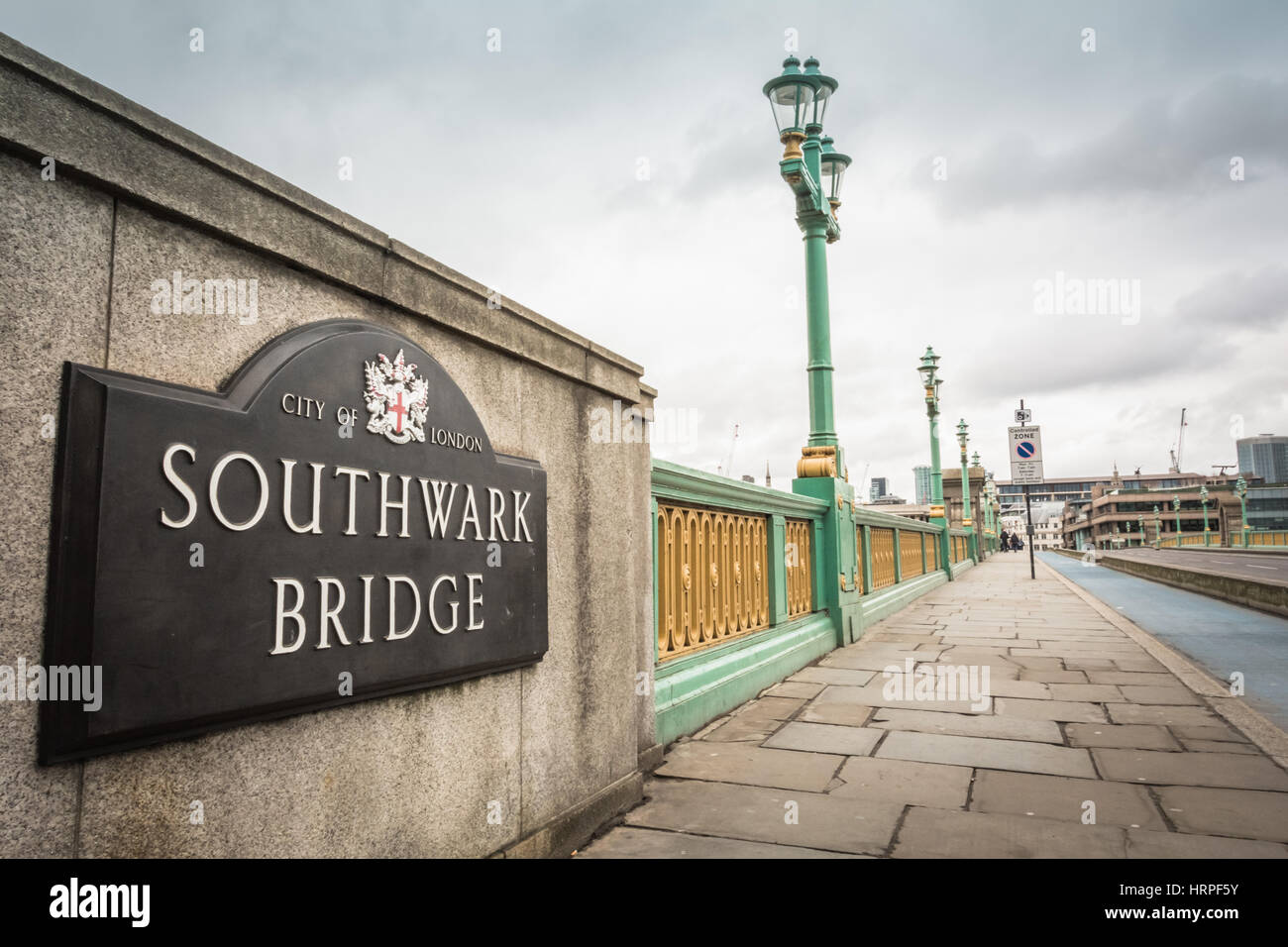 Southwark Bridge, Southwark, London, SE1, Regno Unito Foto Stock