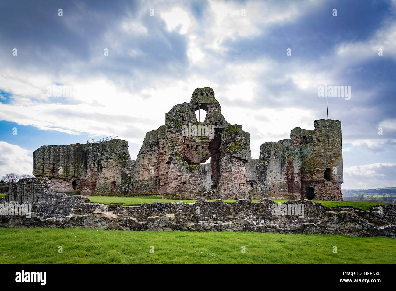 Rhuddlan Castle in Rhuddlan, Denbighshire, il Galles del Nord. Fu costruito da Edoardo I nel 1277, a seguito della prima guerra Gallese Foto Stock