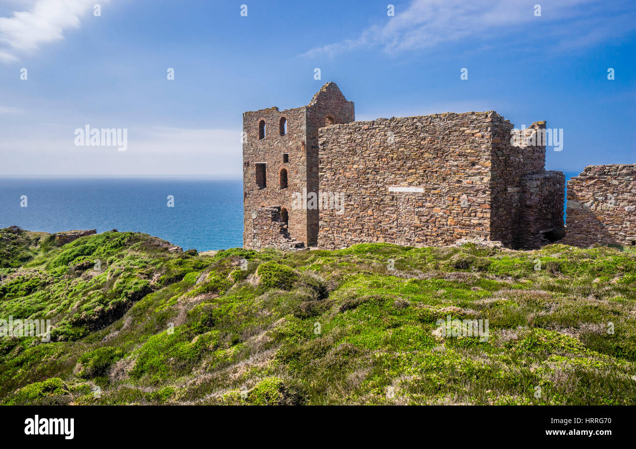 Regno Unito, Sud Ovest Inghilterra, Cornwall, Sant' Agnese Costa del patrimonio, la storica Cornish sito minerario di Wheal Coates, rovine del Capriccio motore Hou Foto Stock