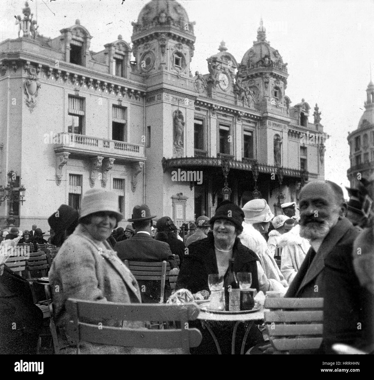 Turisti ebrei tedeschi fuori dal casinò di Monte Carlo a Monaco 1925 Foto Stock