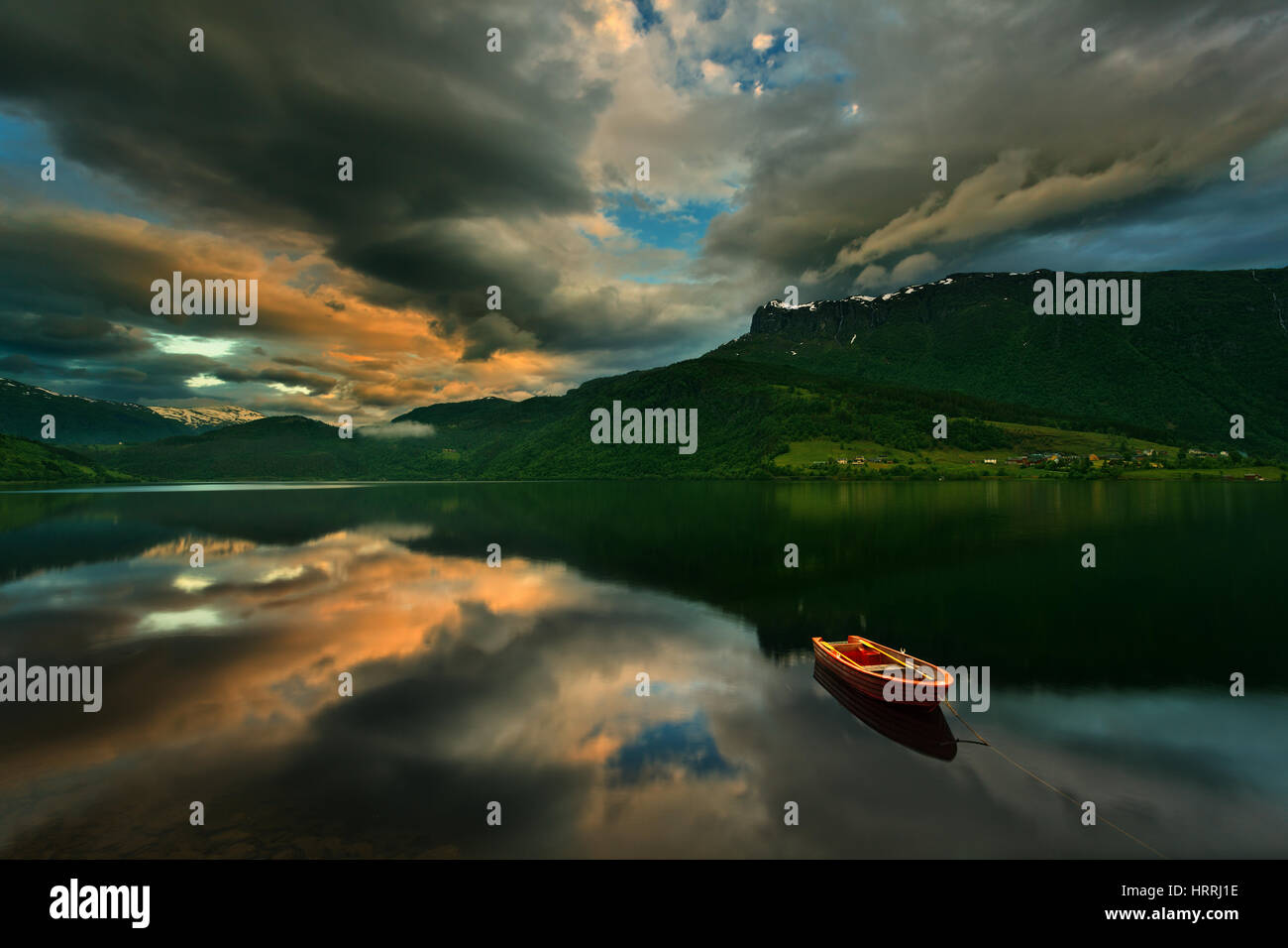 Lago Granvinsvatnet in Granvin, Norvegia Foto Stock