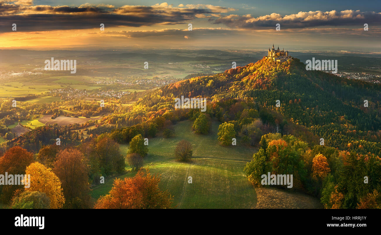 Autunno.Hohenzollern Castello, Baden-Wuerttemberg. Germania. Foto Stock