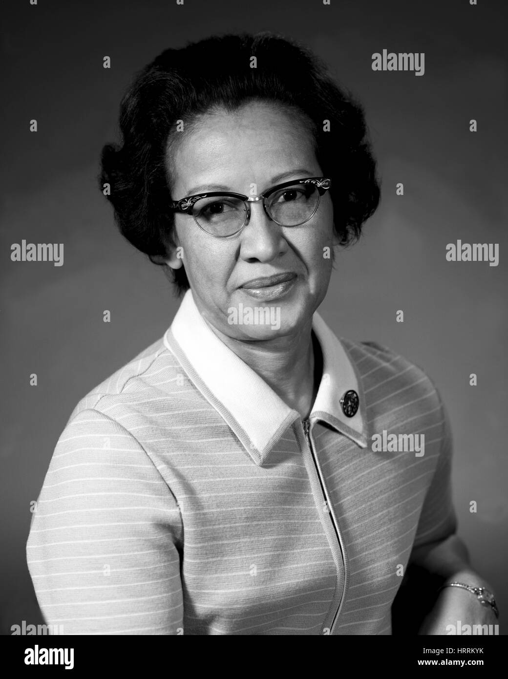 Ritratto di Katherine Johnson, una femmina fisico e scienziato della NASA/NACA, 1955. Immagine cortesia della NASA. Foto Stock