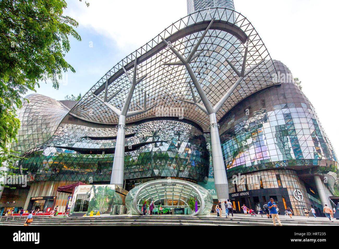 Accesso a transito rapido MRI prima di Ion Orchard shopping center, Orchard Road, architettura moderna, zona centrale, il quartiere centrale degli affari, si Foto Stock
