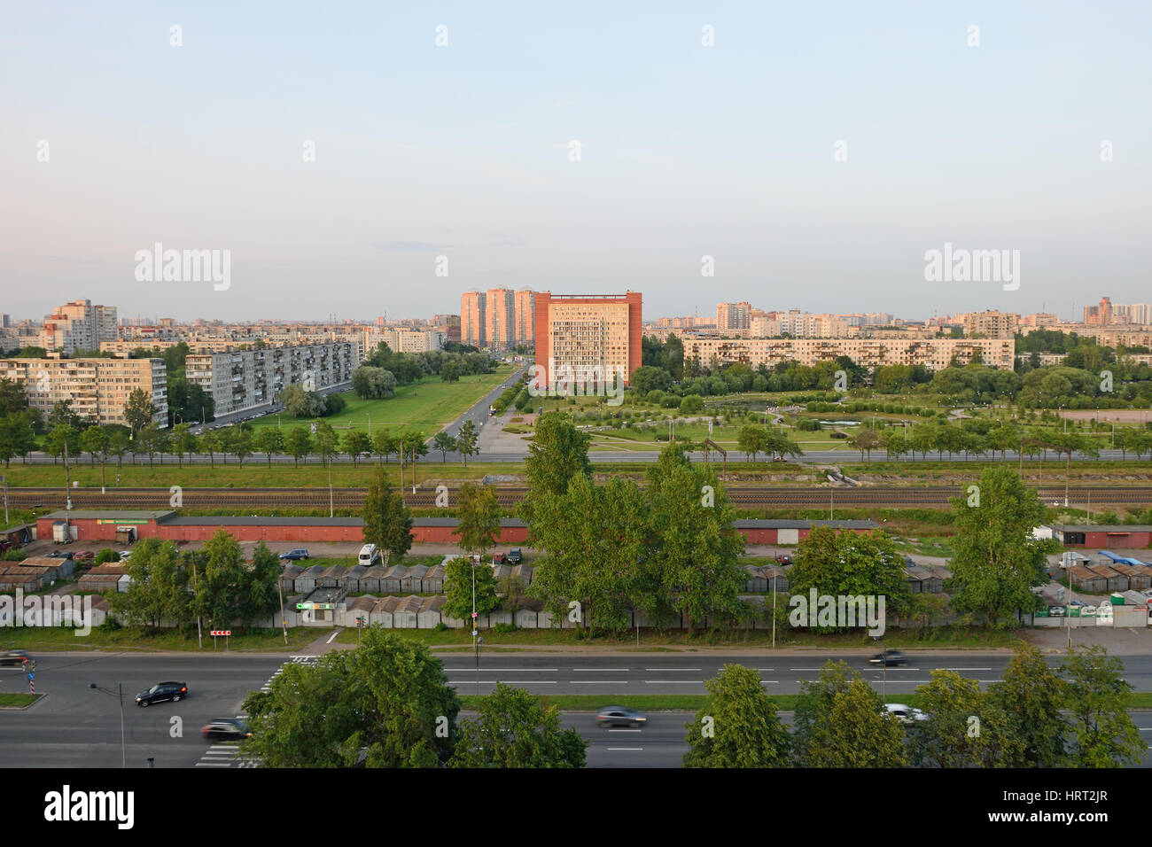Una vista della strada Bela kun, con edifici ad alta. Foto Stock