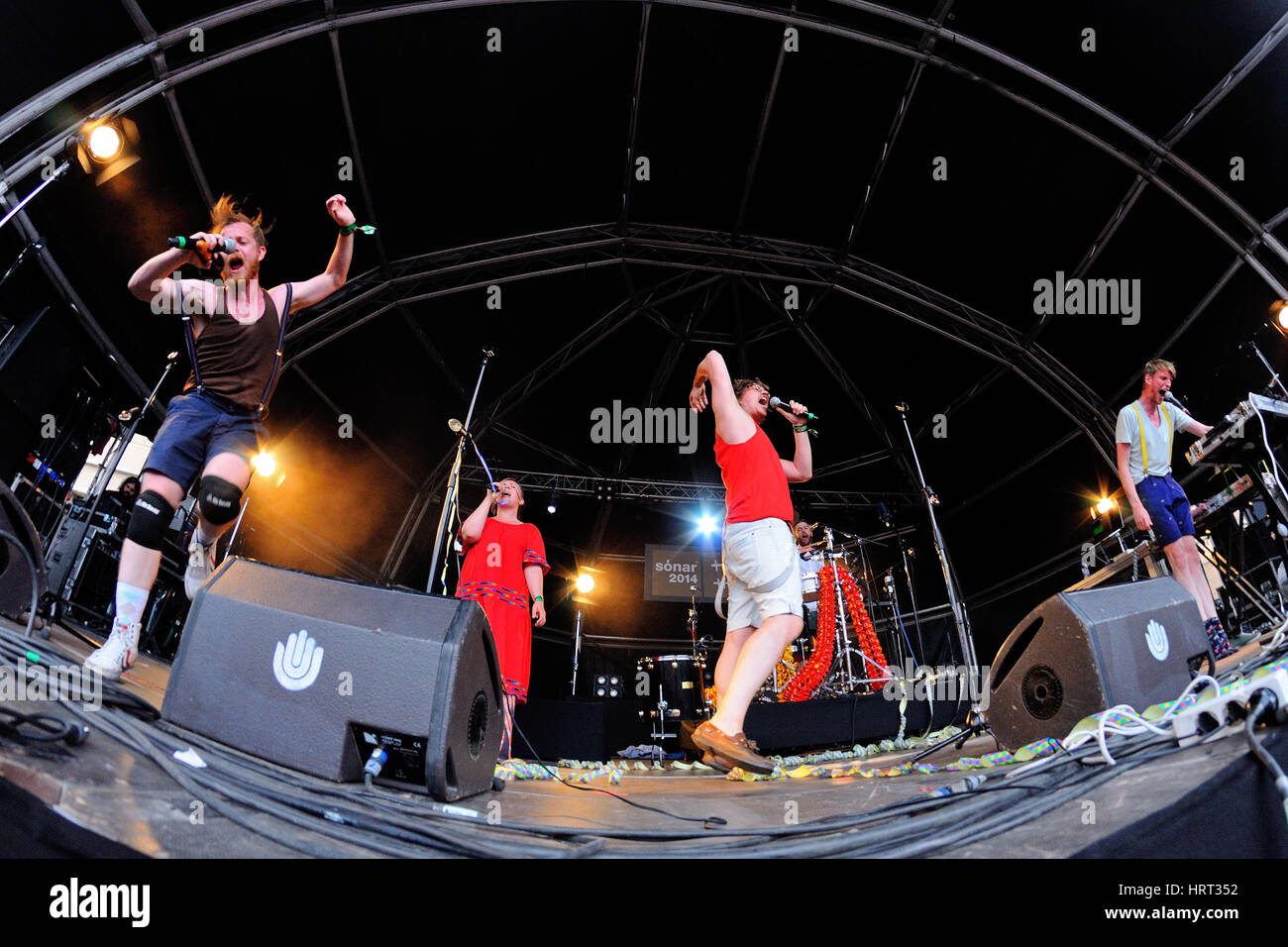 Barcellona - Jun 13: FM Belfast (elettro-pop band) performance al Sonar Festival il 13 giugno 2014 a Barcellona, Spagna. Foto Stock