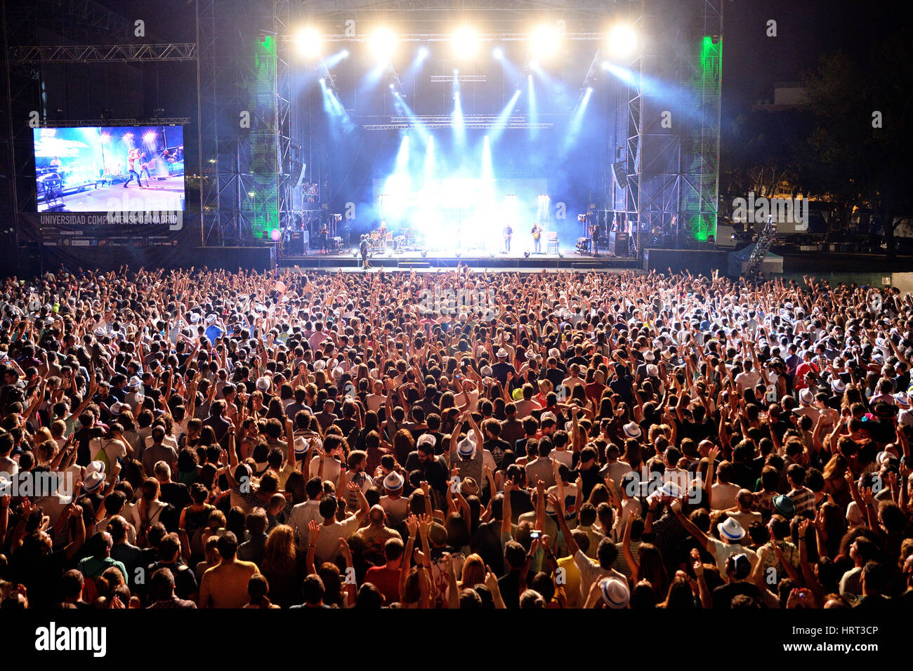 MADRID - Sep 13: la folla in un concerto a Dcode Festival il 13 settembre 2014 a Madrid, Spagna. Foto Stock