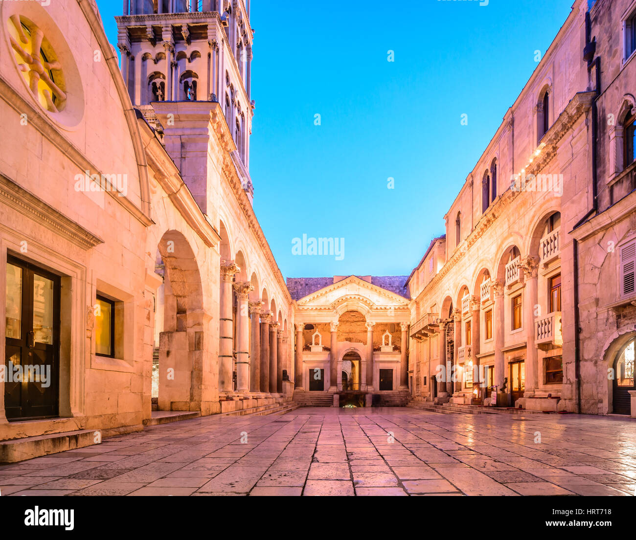 Vista in architettura romana nell'UNESCO Citta di Spalato, Croazia, europeo famoso resort di viaggio. Foto Stock