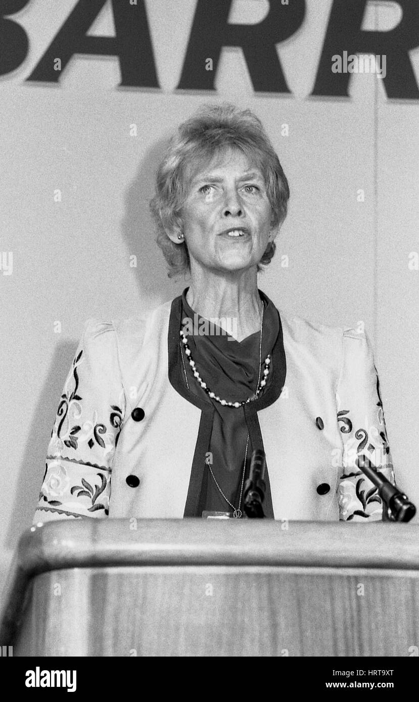 Angela Rumbold, membro del partito conservatore del Parlamento per Mitcham e Morden, parla presso il conservatore Womens conferenza a Londra, in Inghilterra il 27 giugno 1991. Foto Stock
