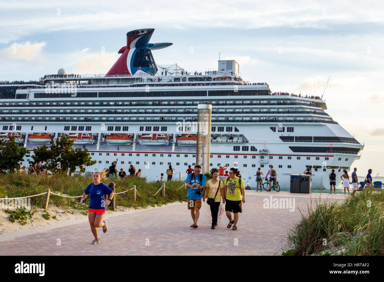 Miami Beach Florida, South Pointe Park, Carnival Splendor, nave da crociera, partenza, FL161230004 Foto Stock