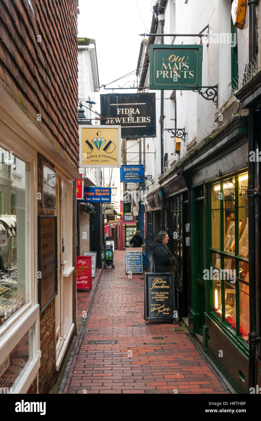 Un antico print shop e gioiellerie nel Meeting House Lane, una delle corsie - Brighton la collezione di piccole strade pedonali dello shopping. Foto Stock