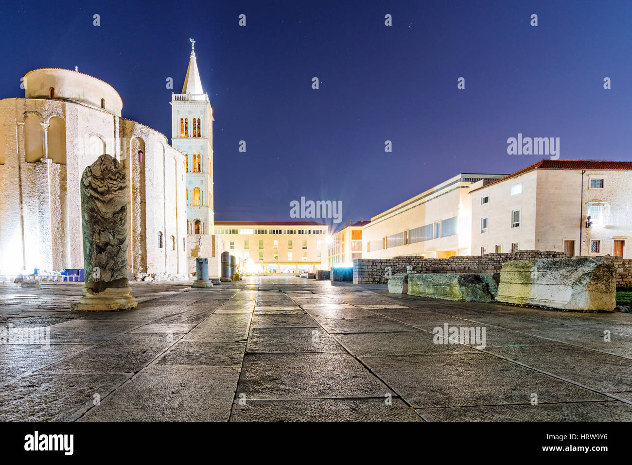 Zadar città vecchia architettura a notte Foto Stock