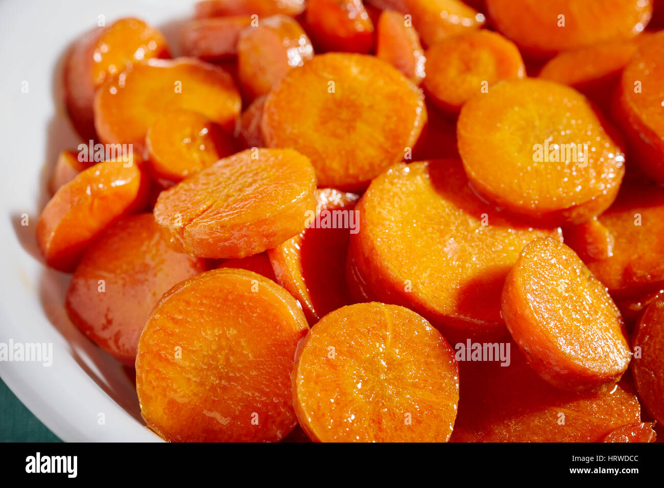 A che serve di cotto fette di carota Foto Stock