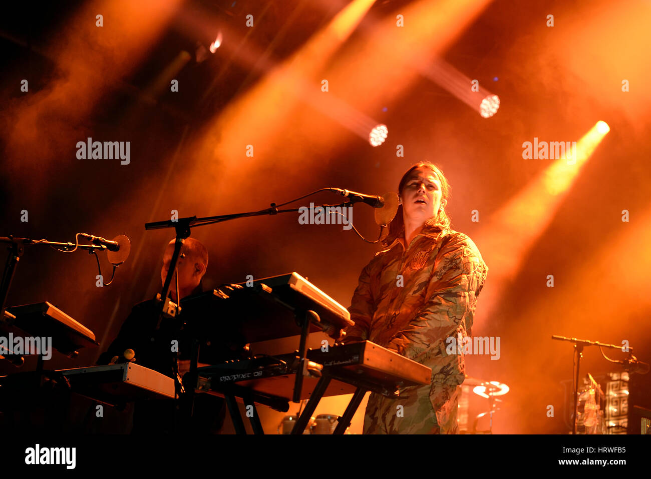 Barcellona - 28 Maggio: Jungle (anima moderna band) suona al suono di Primavera 2015 Festival il 28 maggio 2015 a Barcellona, Spagna. Foto Stock