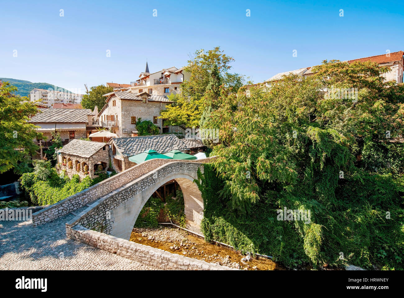 Mostar città vecchia bridge e architettura Foto Stock