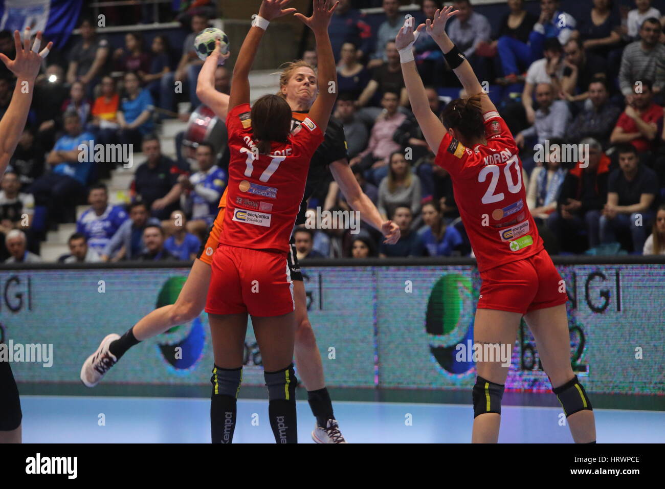 Bucarest, Romania. 3 Marzo, 2017. Donna EHF Champions League 2016-17, CSM Bucuresti vs RK Krim Mercator gioco di pallamano. Credito: Gabriel Petrescu/Alamy Live News Foto Stock