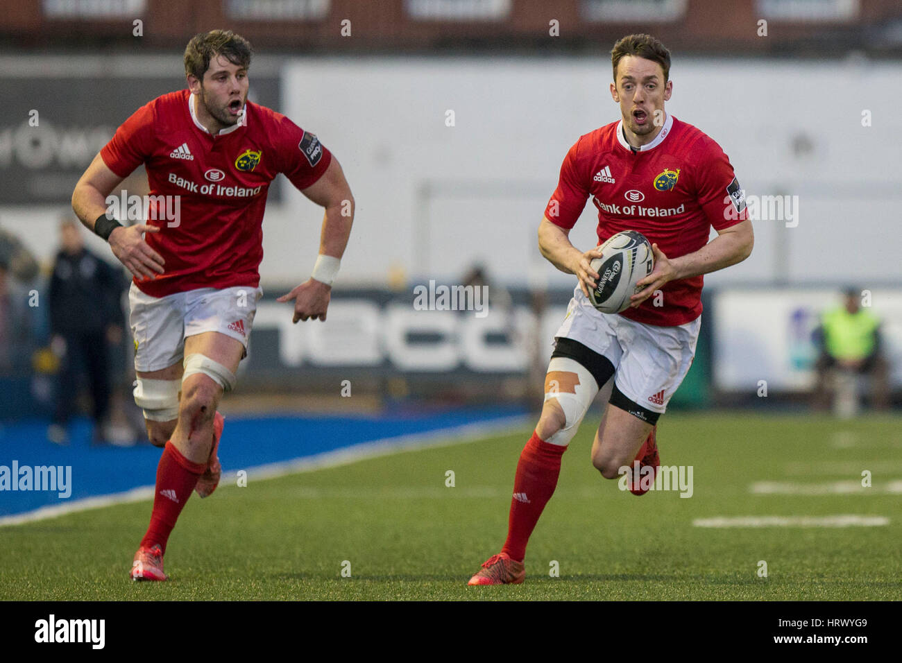 Cardiff, Galles, UK. 04 Mar, 2016. Darren Sweetnam di Munster in pausa durante il Guinness PRO12 match tra Cardiff Blues e il Munster AL BT Sport Cardiff Arms Park a Cardiff, nel Galles, UK, 4 marzo 2017. Foto di Mark Hawkins/composto immagini Credito: Mark Hawkins/Alamy Live News Foto Stock