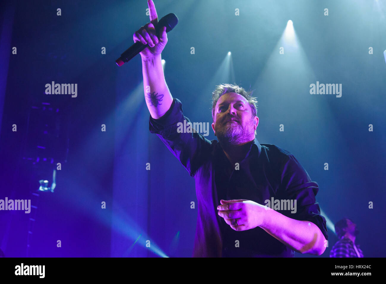 Eventim Apollo, Londra, Regno Unito il 4° marzo 2017 il gomito, Guy Garvey, il gomito in concerti presso il Eventim Apollo Credito: Richard Soans/Alamy Live News Foto Stock