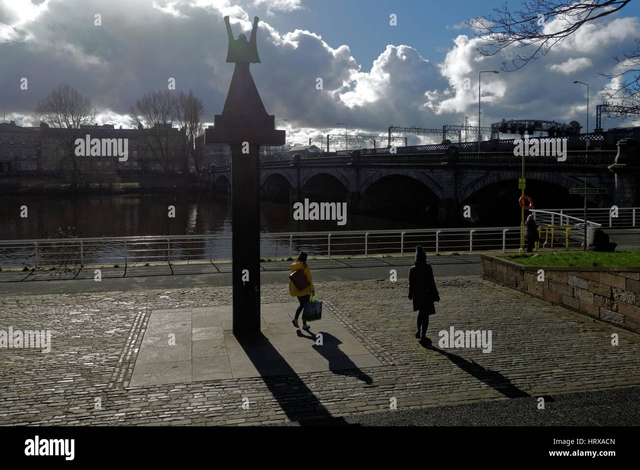 Glasgow Clyde marciapiede Foto Stock