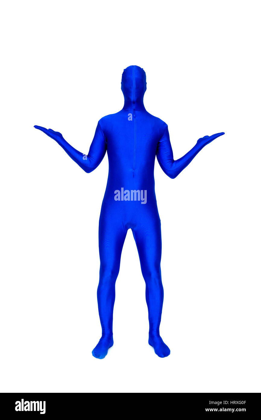 Misterioso uomo blu in costume blu gesti con le mani Foto Stock