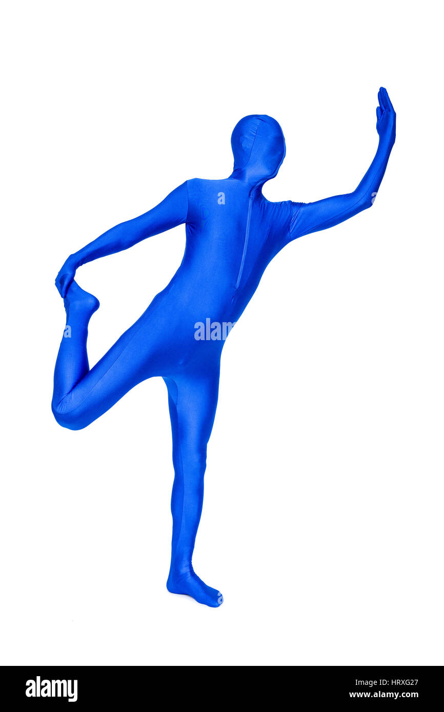 Misterioso uomo blu in costume blu holding gamba Foto Stock