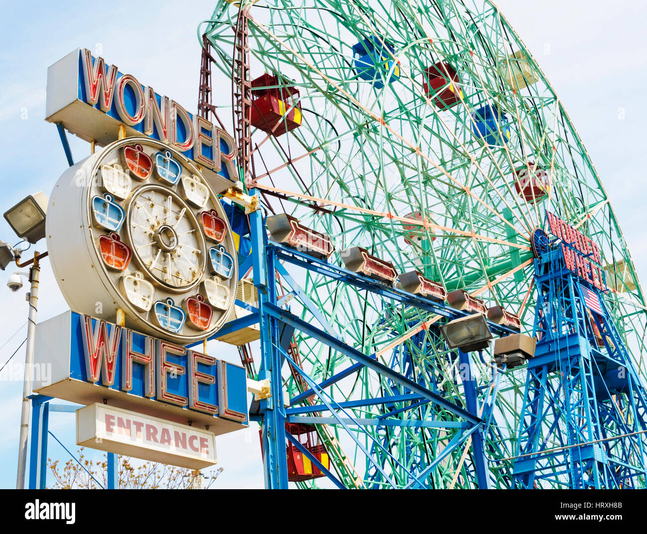 Deno il Wonder Wheel, Deno il parco di divertimenti, Coney Island, Brooklyn, New York, Stati Uniti d'America Foto Stock