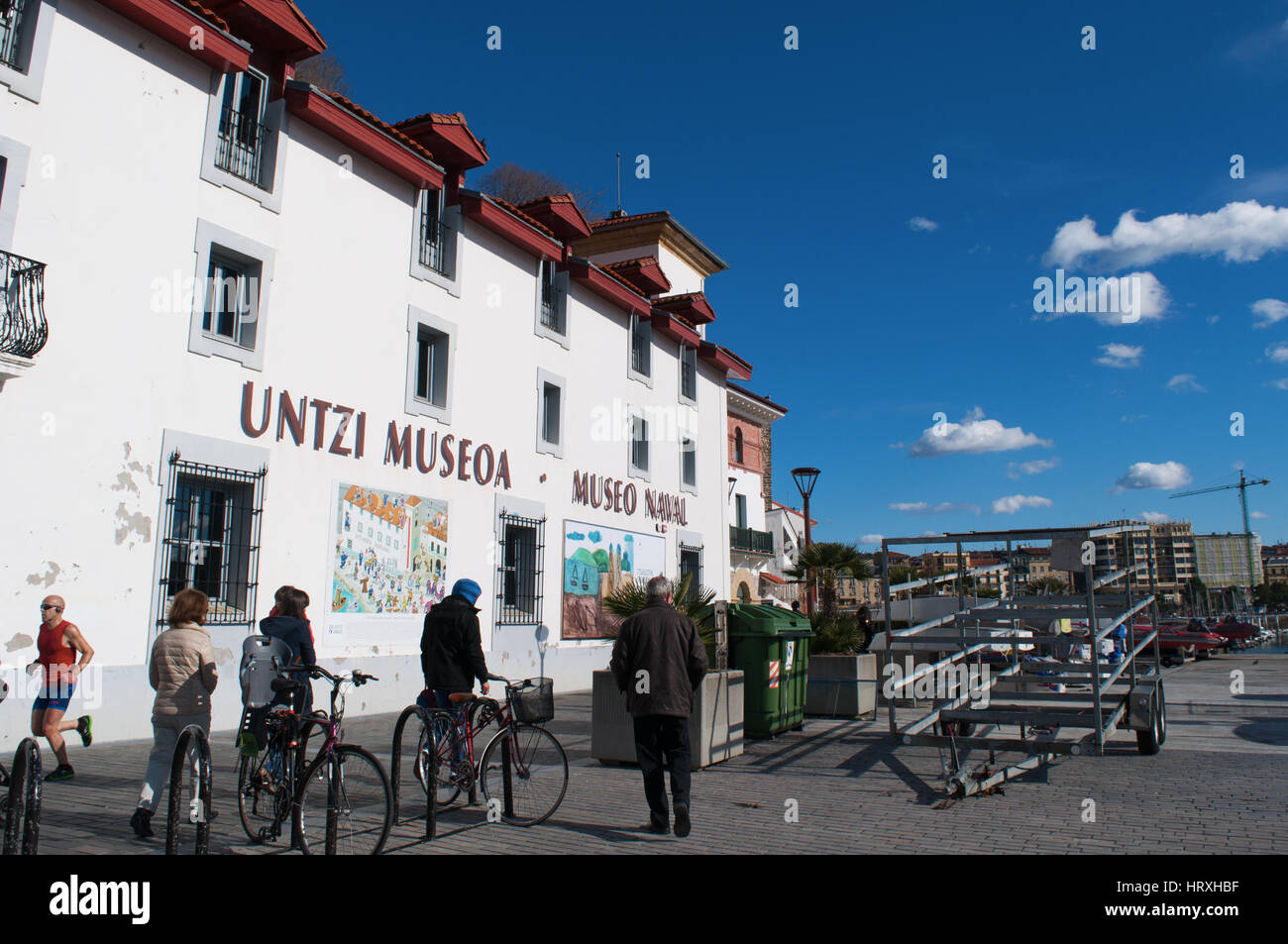 Donostia-San Sebastian: Il Museo Navale, sul porto della città vecchia, rende omaggio alla tradizione e alla storia del basco maritimum heritage Foto Stock