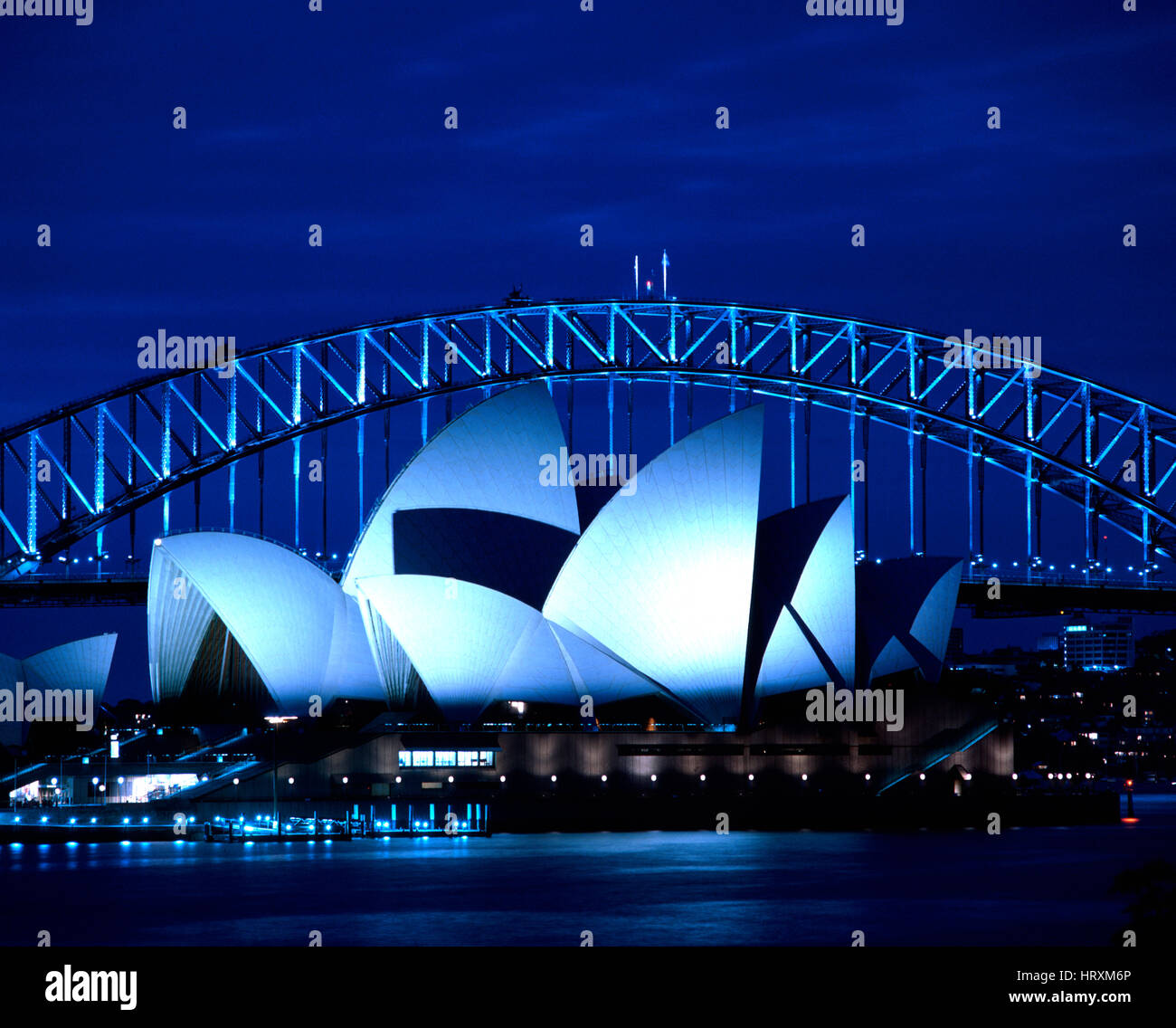 Sydney Opera House di Sydney e il Sydney Harbour Bridge al tramonto, Sydney, Nuovo Galles del Sud, Australia Foto Stock