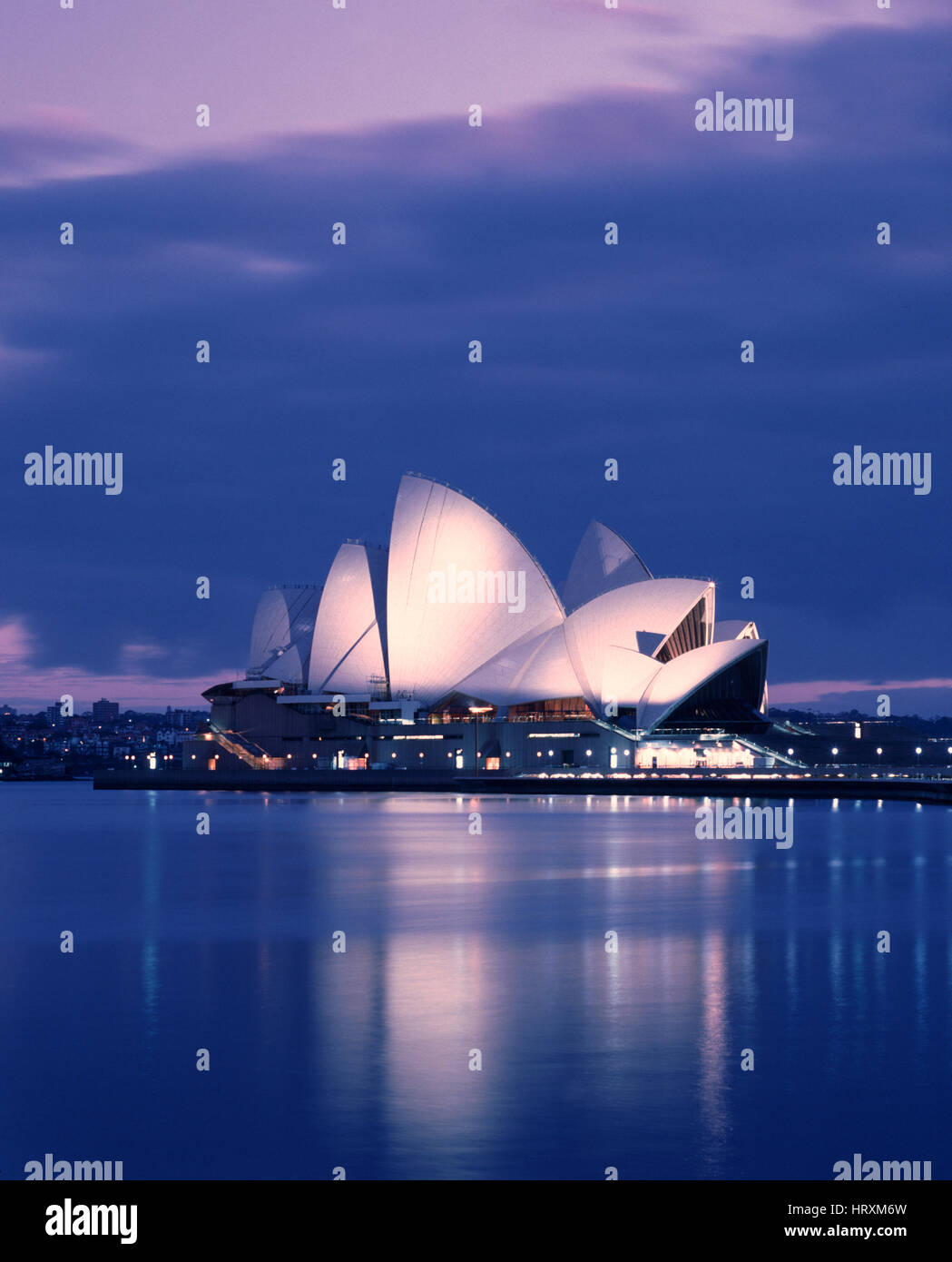 La Opera House di Sydney al tramonto, Sydney, Nuovo Galles del Sud, Australia Foto Stock