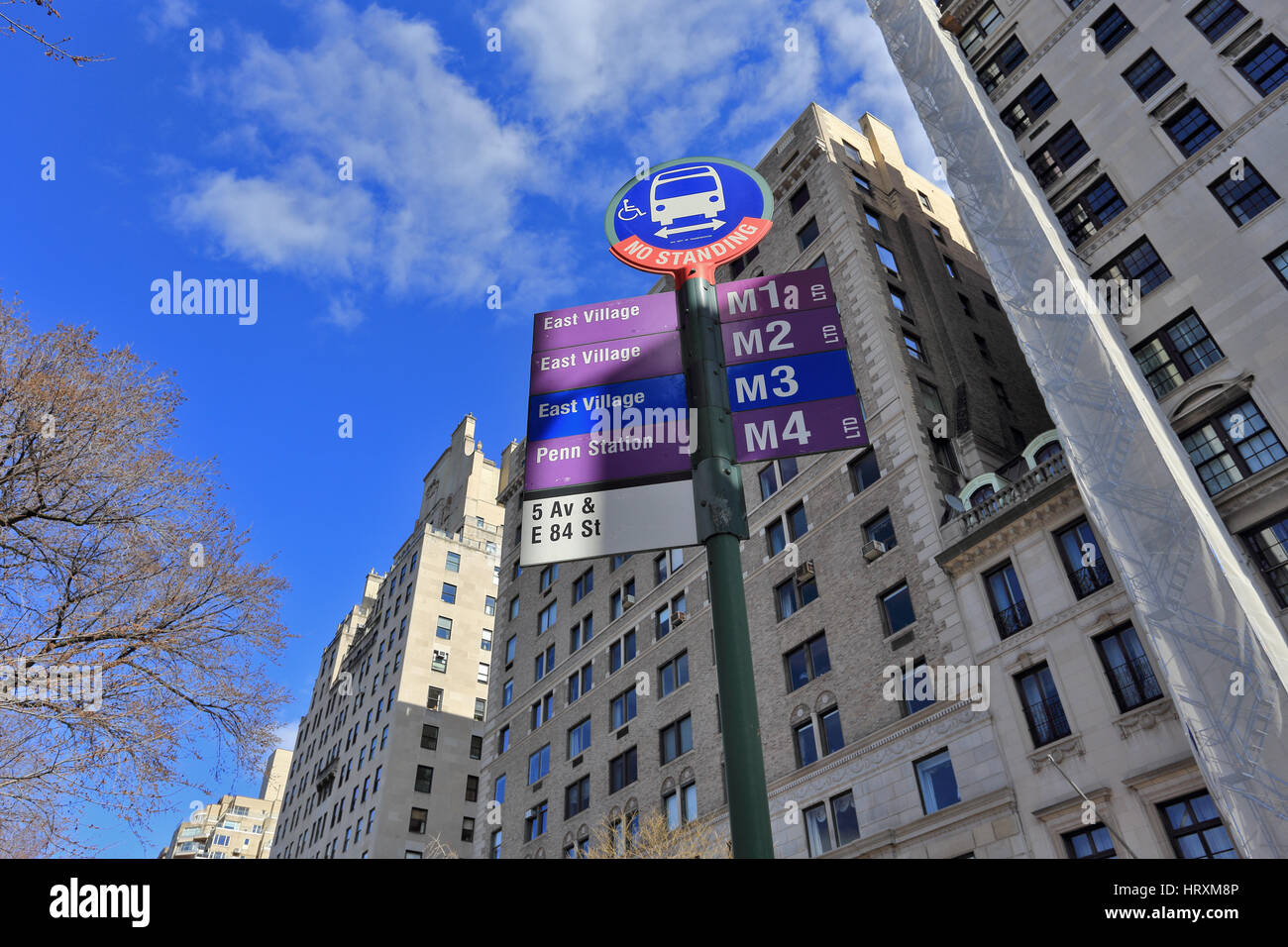 Fermata bus 5 Ave. Manhattan New York City Foto Stock
