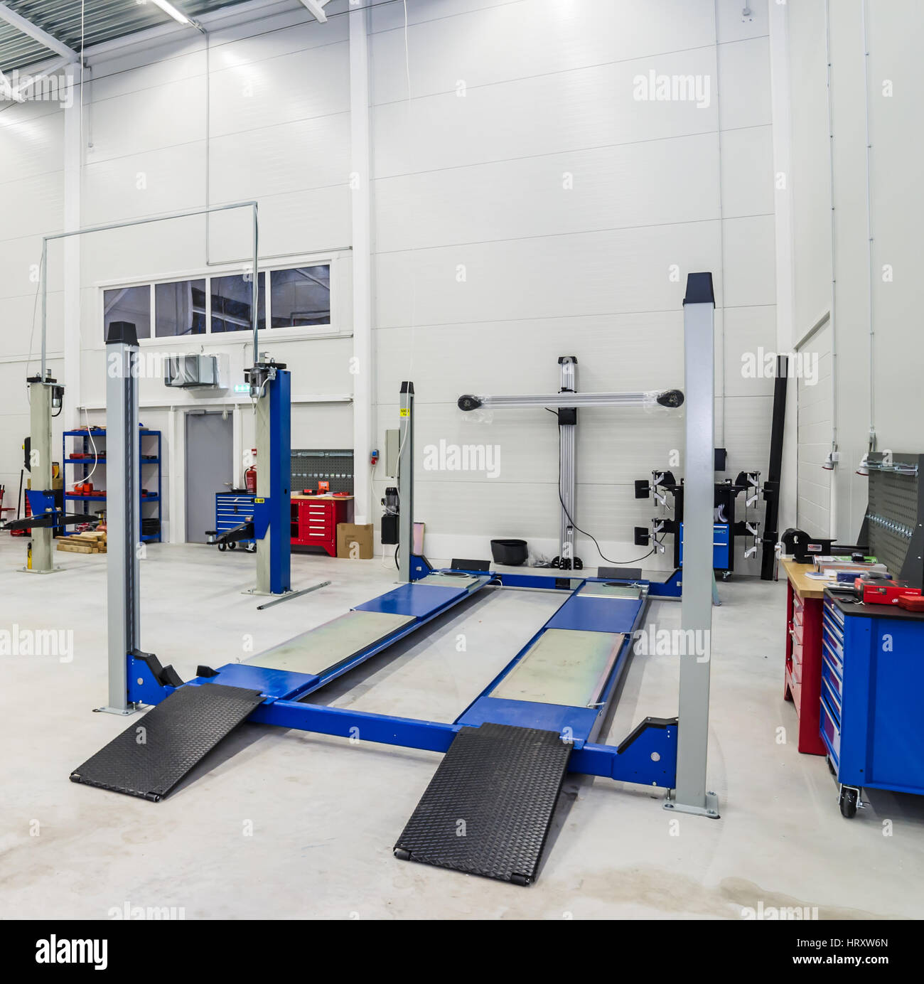 Divergenza Apparecchiature per auto in auto la stazione di riparazione Foto Stock